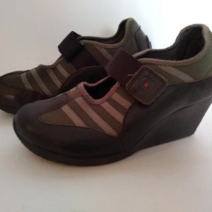 Tsubo Brown Olive Striped Casual Mary Jane Wedge Heels AD2-02 shoes Women's Sz 8